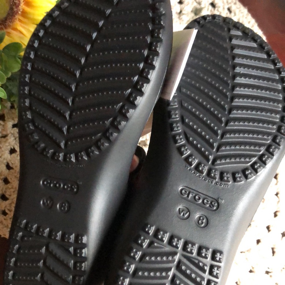 CROCS Black Slip-On Kadee II Sandals. SIZE 8 - Picture 9 of 10